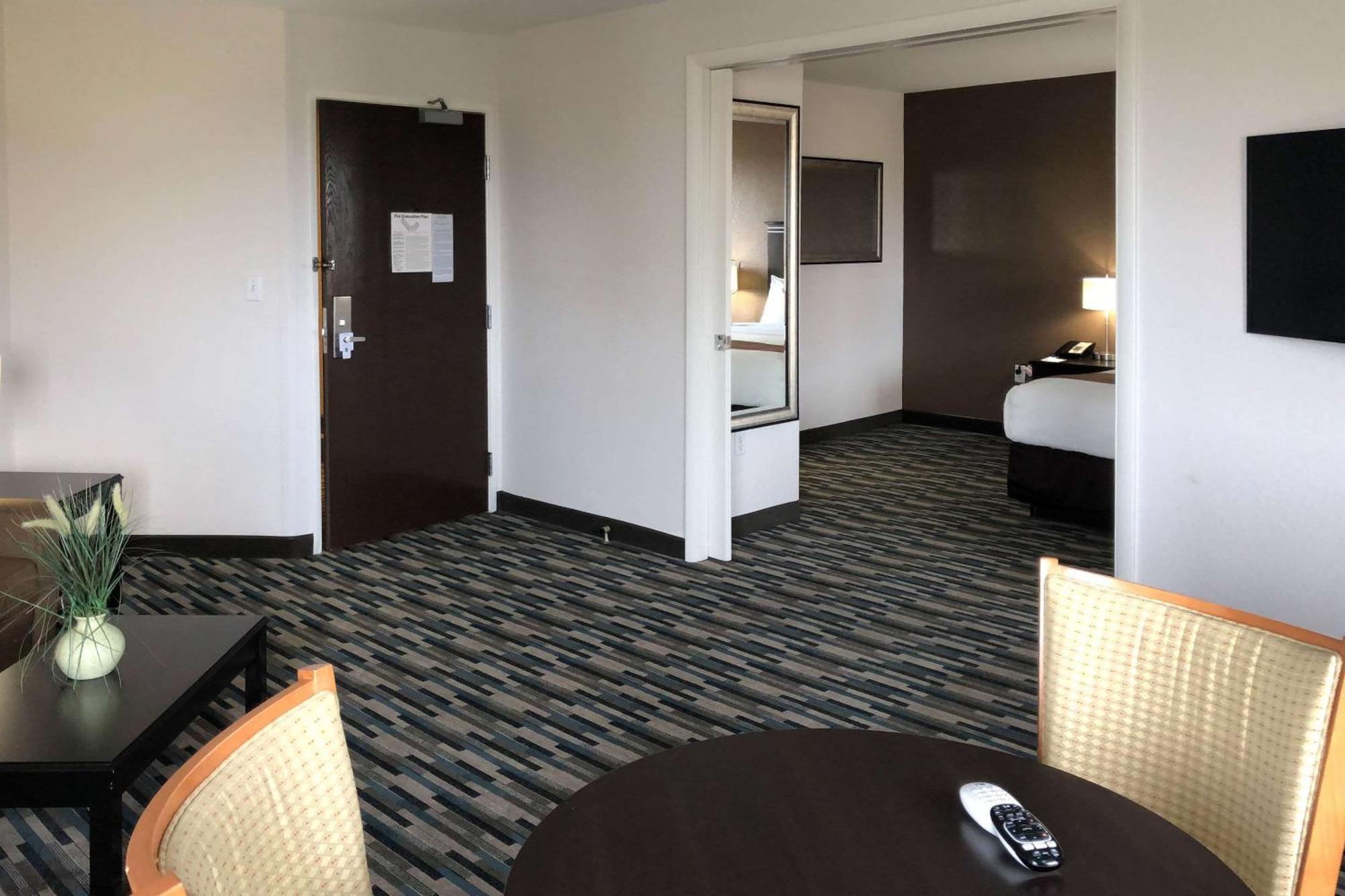 Quality Inn & Suites Denver International Airport Eksteriør billede
