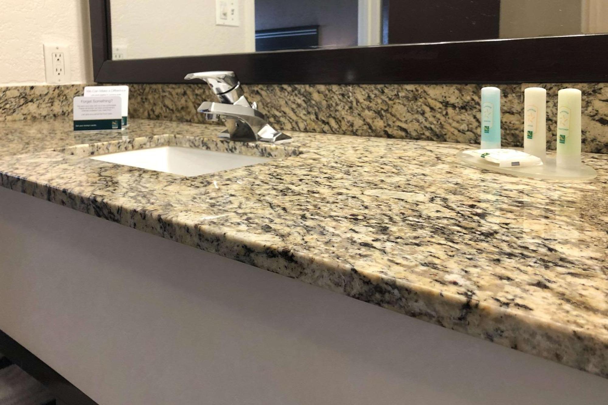 Quality Inn & Suites Denver International Airport Eksteriør billede