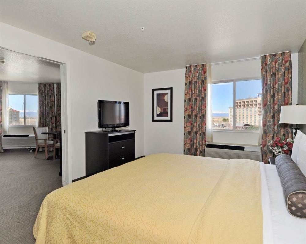Quality Inn & Suites Denver International Airport Eksteriør billede